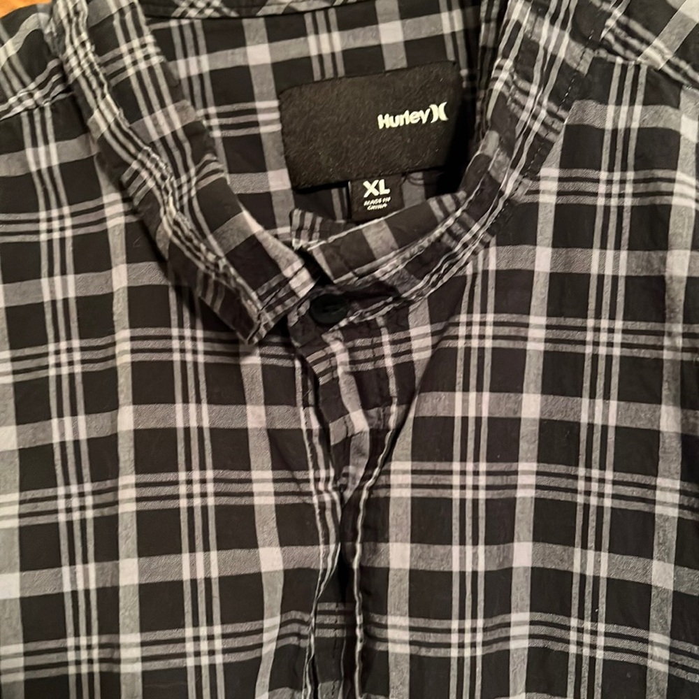 Hurley Button Down Shirt. Size XL. Color Grey and Black.